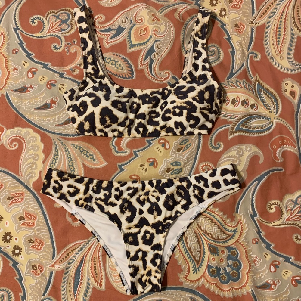 A&F Cheetah Cheeky Bikini Bottoms (S)